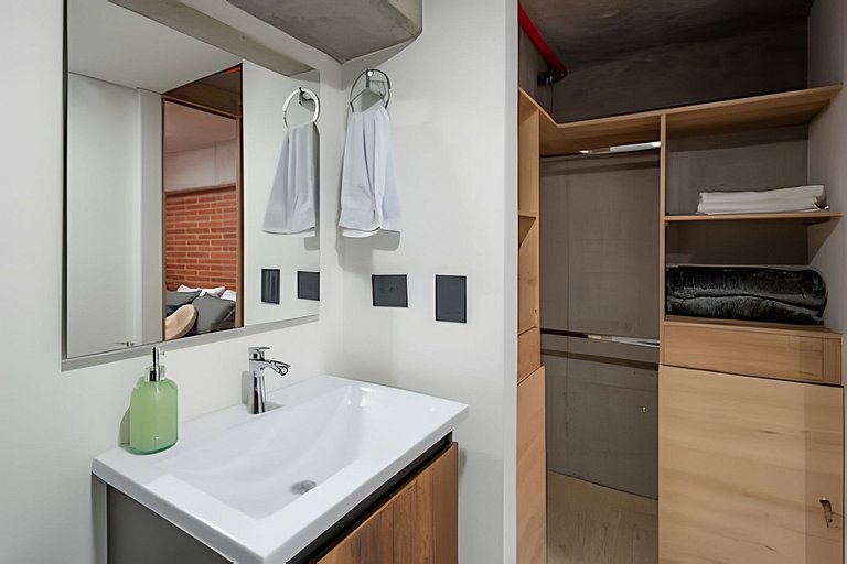 Minimalist Loft La Candelaria
